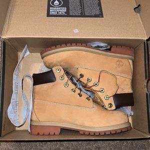 BRAND NEW 2 pairs of Timberland Boots size 5 in boys